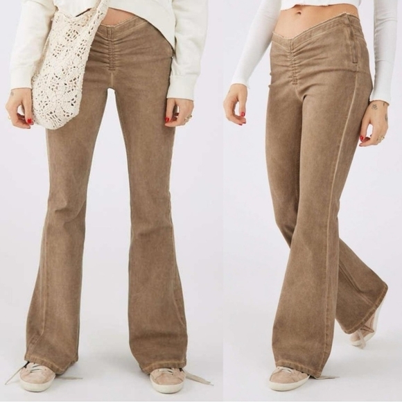 BDG Urban Outfitters Low Rise V Front Flare Jeans - Tan - Picture 1 of 10